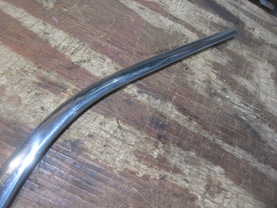 Chevrolet Stileline Deluxe 1949-1952 4 puertas sedán marco exterior moldura PF Foto 3 de 4