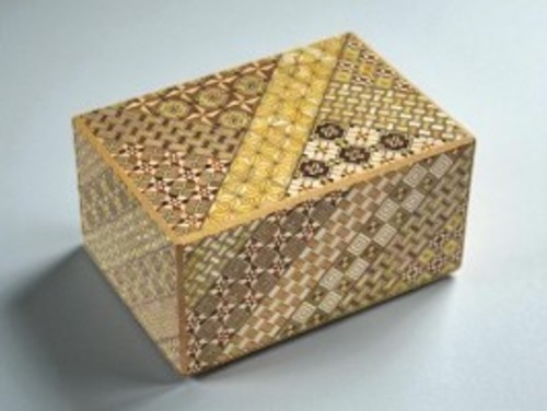 Caja rompecabezas Hakone Yosegi 54+1 pasos truco secreto japonés incrustaciones madera Japón - Imagen 1 de 5