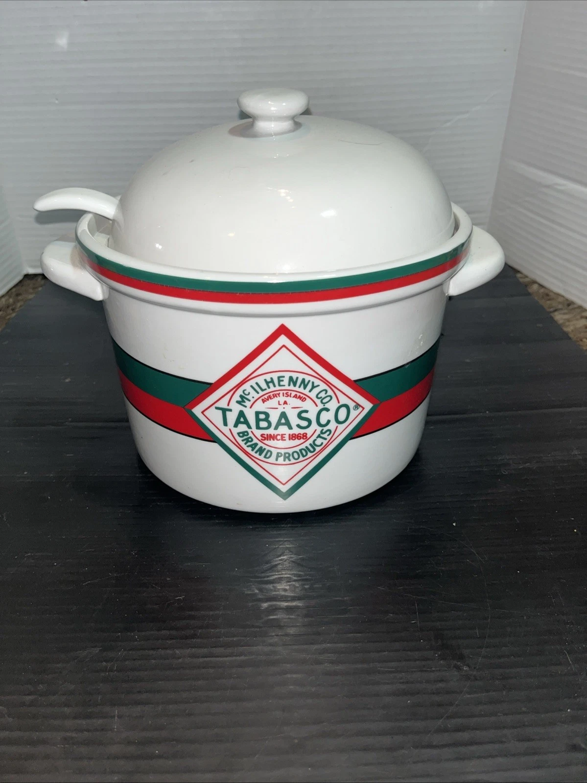 TABASCO McILHENNY CO. HOT SAUCE SOUP CHILI bean TUREEN 2.5QT W/Ladle