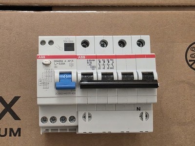 ABB 2CSB204401R1400 DDA204 A-40/0,03 AP-R FI-Block A 4polig 40A 0.03A 230V