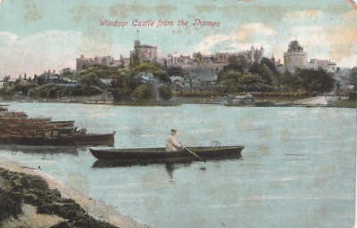 *Postcard-''Man on Canoe'' /Windsor Castle From The Thames/   (U1-500)