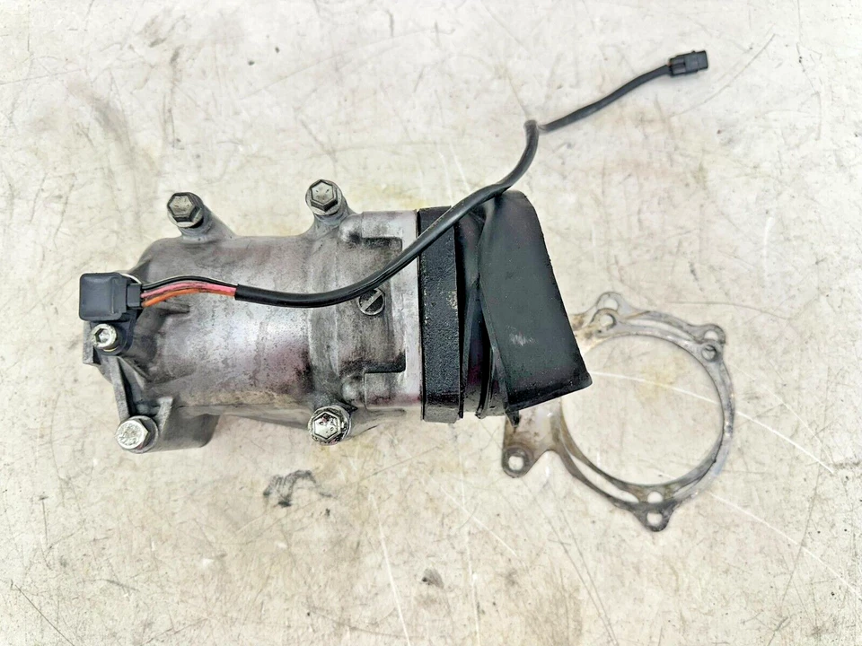 2008 铃木大道 C109RT 最终驱动输出中齿轮箱 — 第 2/4 张图片