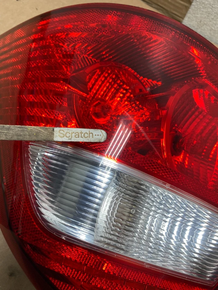 Luz trasera lateral derecha Ford Five Hundred 2005 2006 2007 pasajero OEM U7152 DW Foto 4 de 4