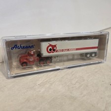 Athearn 13894 N Scale Mack B Tractor w/ Red Owl Foods 40' Z van Trailer