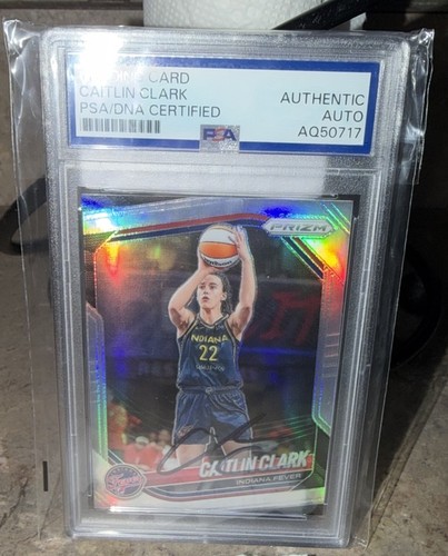 CAITLIN CLARK ON CARD AUTO PSA/DNA CERTIFIED🔥 2025 Panini WNBA Silver Prizm #22
