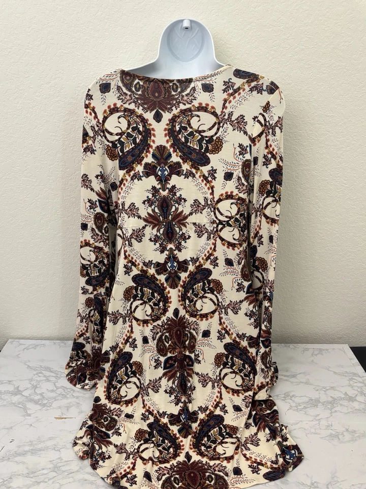Venus Hi-Low Flutter Long Sleeve Dress Size M Boho Glam Keyhole Chest Paisley N1 - Image 4 of 4
