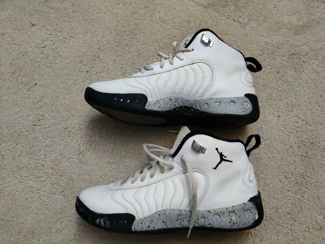 boys jordan basketball shoes
