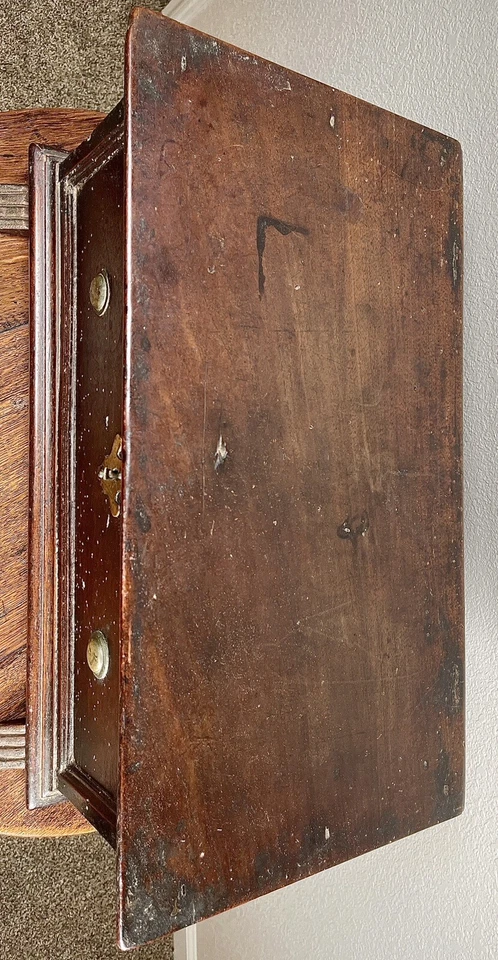 Antiguo pequeño ataúd italiano de nogal cassone barroco cofre siglo XVII Foto 3 de 4