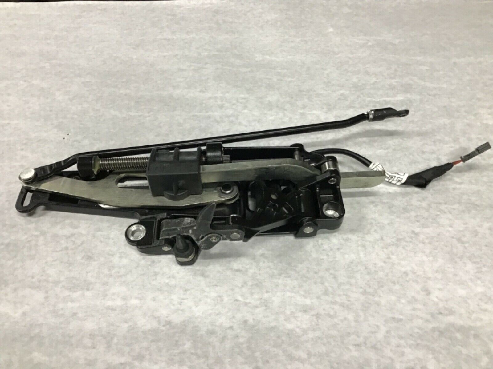 Maserati Gran Turismo convertible WEBASTO Left Driver Side Convertible Top Latch