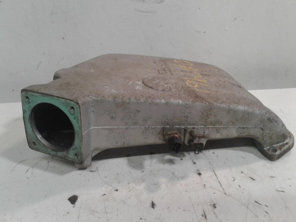 Used Upper Engine Intake Manifold fits: 1998 Volkswagen Golf 4 cylinder gasoline Foto 2 de 4