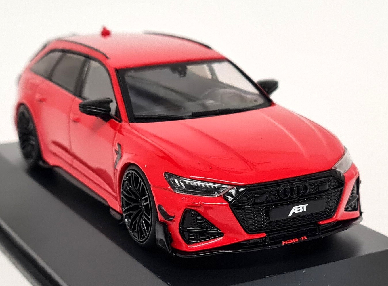 Solido 1/43 - Audi RS6-R C8 Avant Red 2022 Diecast Scale Model Car