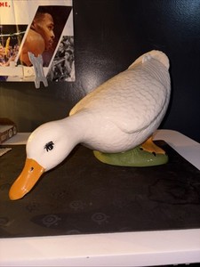 *1986*RARE* E.R LARGE GOOSE/PORCELAIN/19” WIDE/VINTAGE/HAS SMALL CHIP* LOOK!