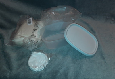 Tupperware 2 x One Touch Fresh 540 ml, 1 Schmanddeckel, 1 Snack- Nasch- Brotbox