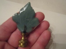 CARVED JADE LEAF DESIGN TOP ON BRASS ATTACHMENT - SC-11