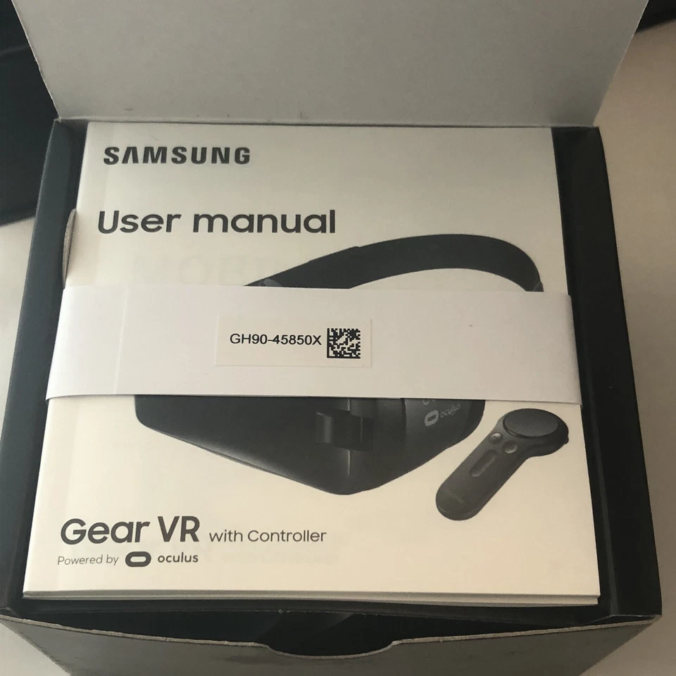 Samsung Gear VR Headset & Controller Galaxy S8 S7 SM-R324 Oculus w/ Box - Image 4 of 4