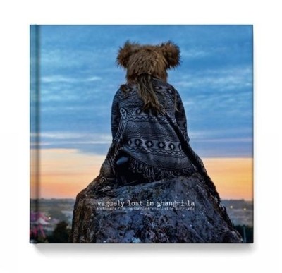 Barry Lewis Vaguely Lost in Shangri-La (Gebundene Ausgabe)