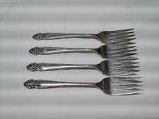 4 Oneida Prestige Silver Plate Distinction Pa...