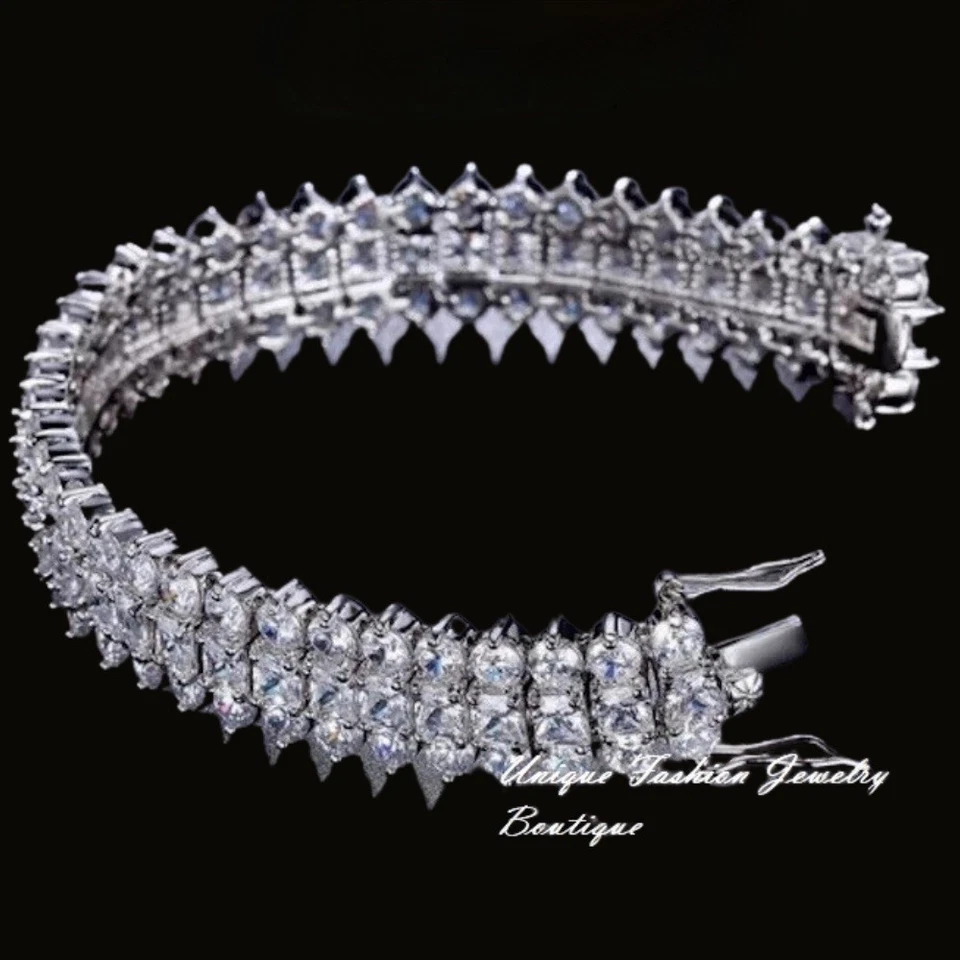 Brazalete de diamantes simulados de corte princesa de 33 quilates relleno de oro blanco de 18 quilates regalo nupcial Foto 2 de 4