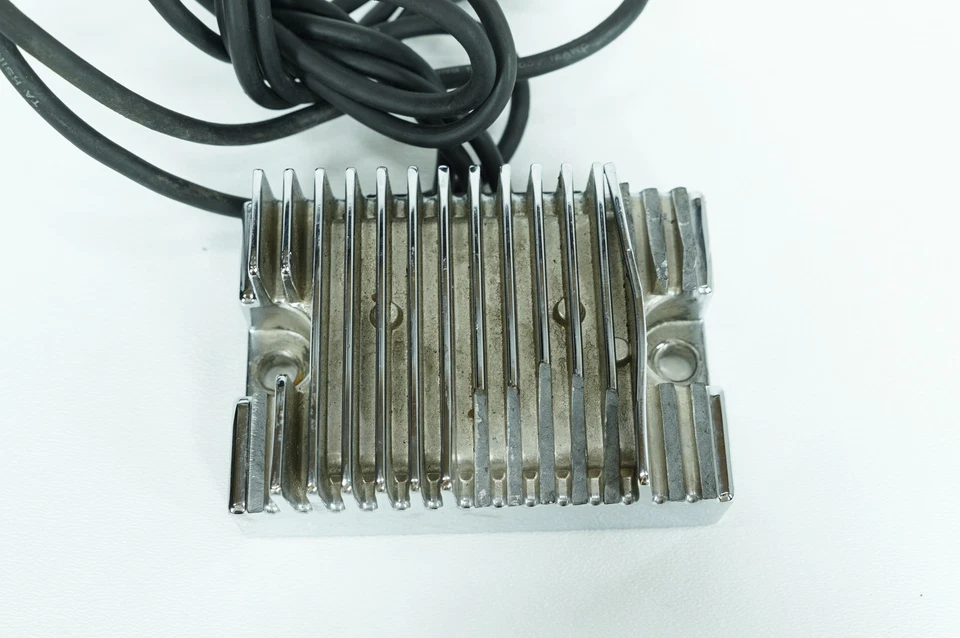 Harley Softail Heritage 1989 FLST regulador de voltaje rectificador doblado roto Foto 3 de 4