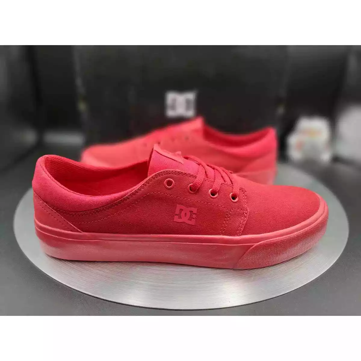 Dc shoes store trase s