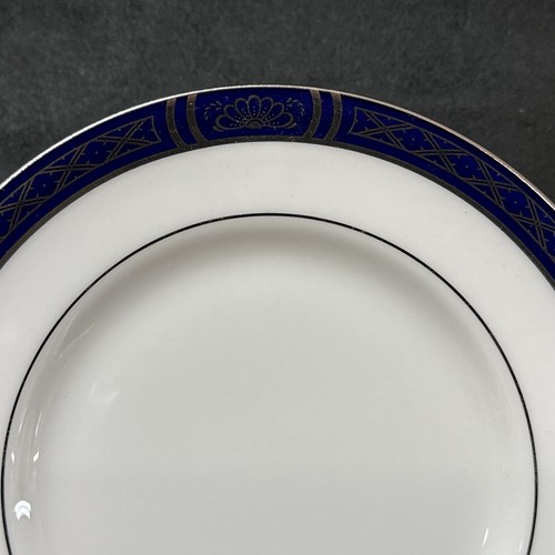 Royal Worcester MOUNTBATTEN PLATINUM Bread Plate 6 1/4 inches - Picture 2 of 4