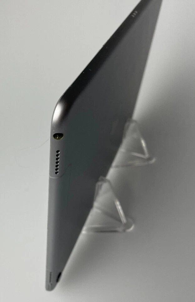 Apple iPad Pro 9.7 256GB Cellular Space Grey - Spares + Repairs Ref1458 - Image 4 of 4