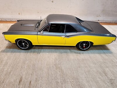 ACME 1:18 1966 PONTIAC GTO RESTOMOD - YELLOW & BLACK - A1801219 - FREE SHIPPING