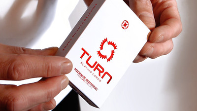 TURN (Red) Playing Cards by Mechanic Industries Daumenkino Trick Kartenspiel rot