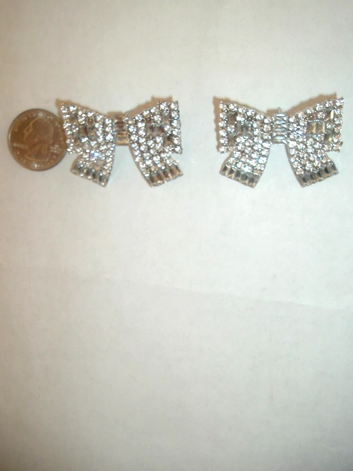 PENDIENTES PERFORADOS CINTA ARCOS CRISTAL PAVÉ PLATA COLGANTE GOTA Betsey Johnson Foto 2 de 4