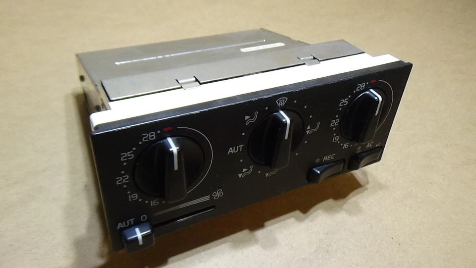 1993-1997 Volvo 850 AC Heater Climate Control Switch - Image 2 of 4