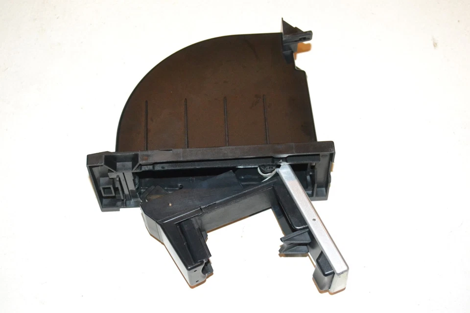 Portavasos consola central Chrysler Crossfire 2004-2008 OEM sin engancharse Foto 3 de 4