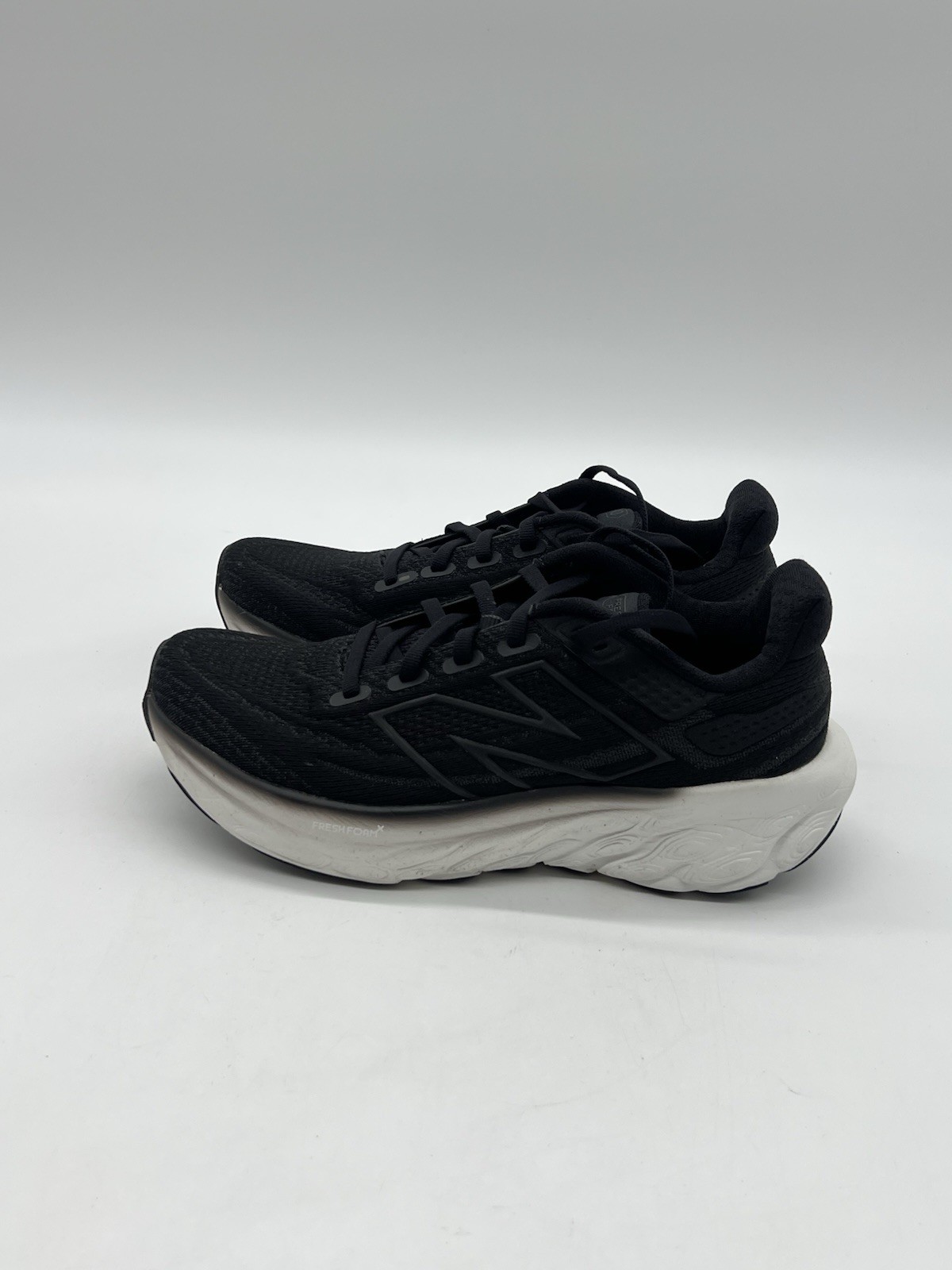 New Balance Fresh Foam X 1080v13 Womens Size 6.5B Black Running Shoes Sneakers.