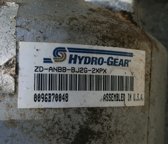 ちお CUB CADET Zero Turn Tractor i1046 RH Hydro Transmission 918