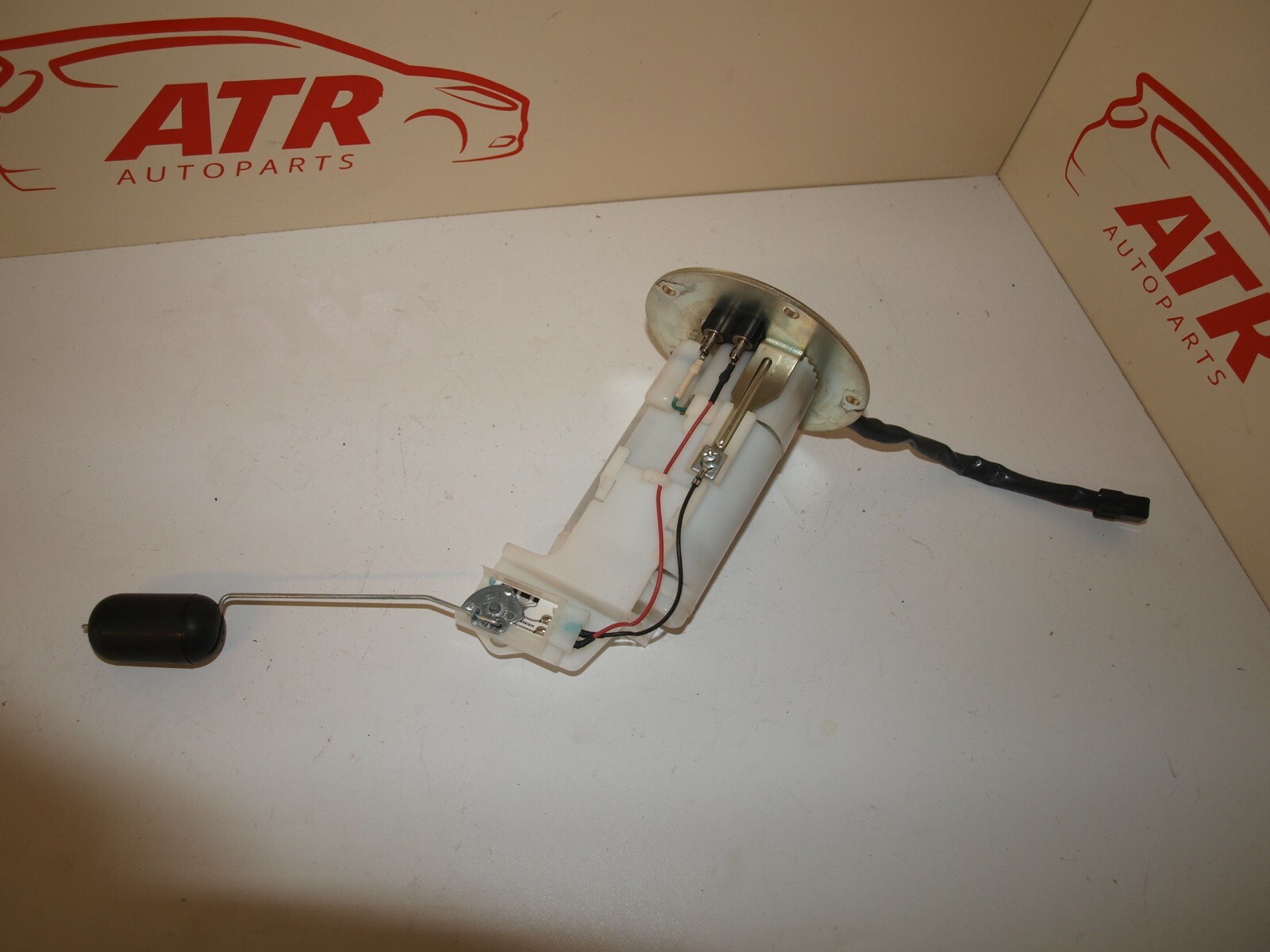 KAWASAKI VERSYS 650 (2015) Fuel pump 49040-0737 / UC-T35KU72 | eBay