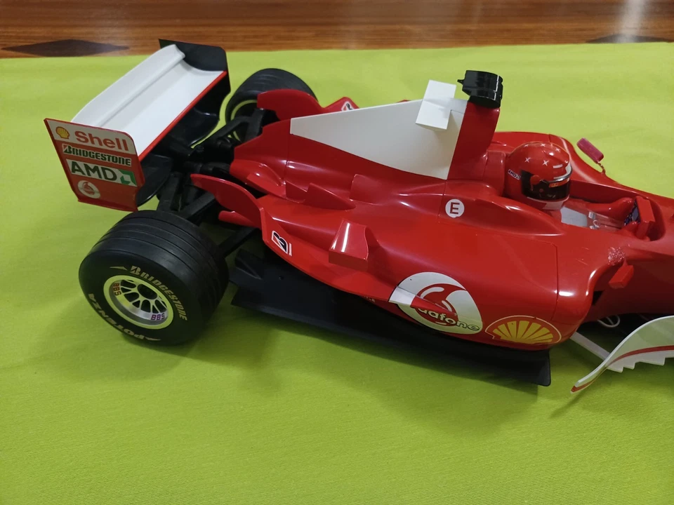kyosho FERRARI F1 2004 de Agostini 1:8 scale - con numerosi accessori e ricambi - Immagine 4 di 4