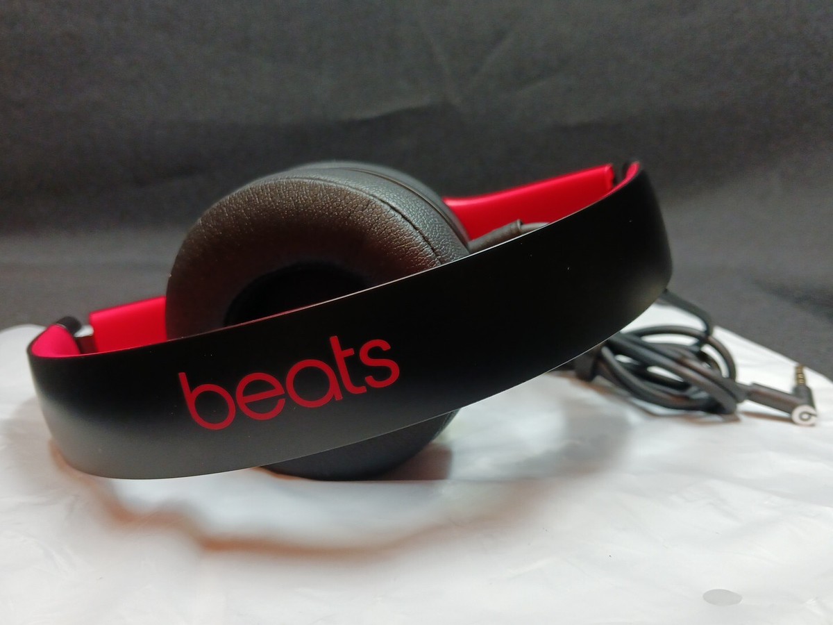 NEW! Beats by Dre Solo3 Wired Headphones Black and Red DEMO
