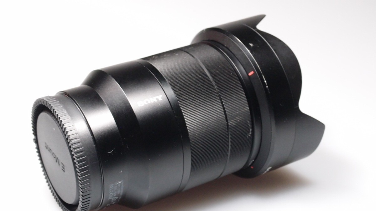 CARL ZEISS VARIO-TESSAR FE 24-70mm f4 ZA OSS T* LENS CARL ZEISS VARIO-TESSAR FE 24-70mm f4 ZA OSS T* LENS