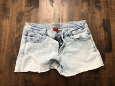 Arizona Jean Co Junior Shorts, Size 3 lightly Distressed Jeans shorts