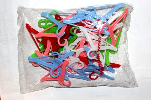 VINTAGE DOLL CLOTHES HANGERS BARBIE SIZE SEALED BAG HONG KONG