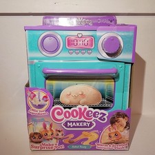 Cookies Makery Baked Treatz Make A Surprise Pet And Plush Play Set