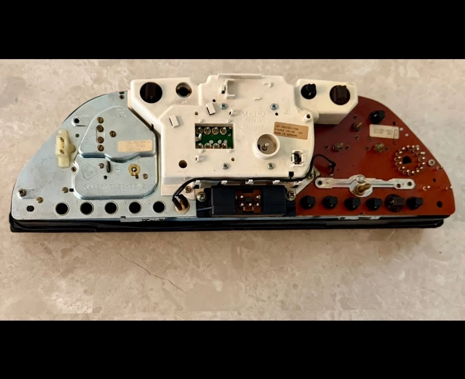 GENUINE MERCEDES-BENZ W126 560SEL 560SEC INSTRUMENT CLUSTER EUROPE/Japan 260KM/H - Image 2 of 4