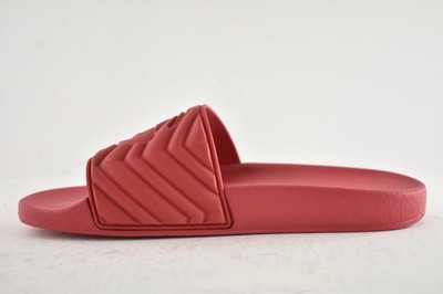 Gucci Deep Coral Red Rubber Quilted GG Logo Flat Pool Slide  display picture 2
