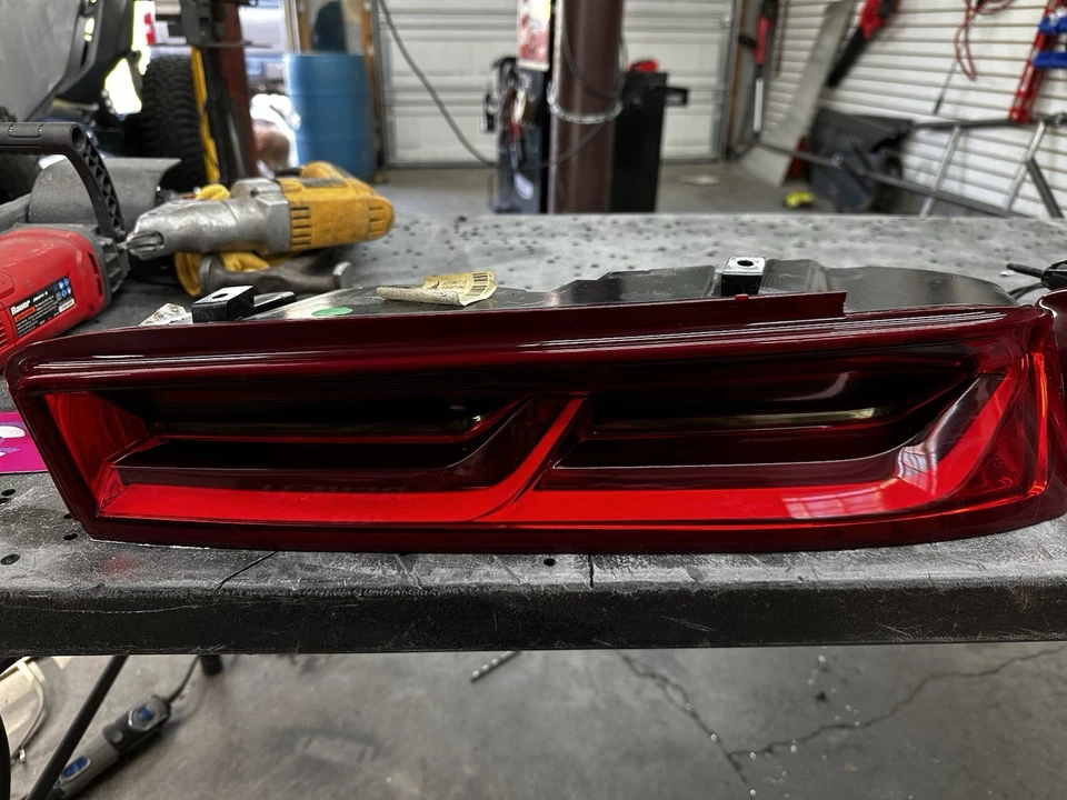 Conjunto de luces traseras Carquest/Keystone Automotive GM2800288N Foto 2 de 4