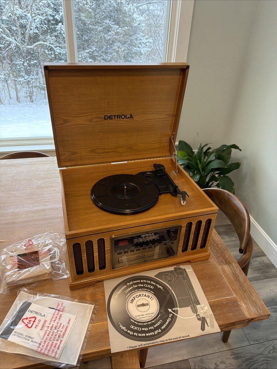 Oak Detrola KM837 Replica Record Player CD Cassette Am/Fm radio
