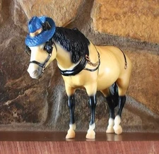 BREYER - 1998 - BUCKSKIN OLD TIMER WITH BLUE HAT - BEAUTIFUL