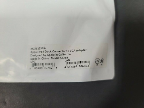 NEW APPLE IPAD DOCK CONNECTOR TO VGA ADAPTER MODEL A1368 - Picture 4 of 4