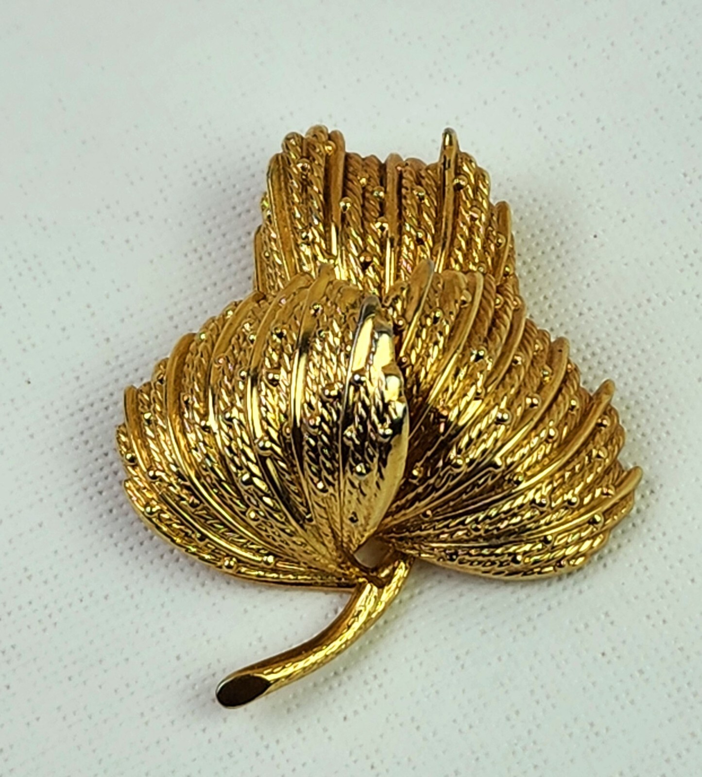Broche Épingle Feuille Pilgrim Denmark - Silver Tone, Neuf Sans Emballage