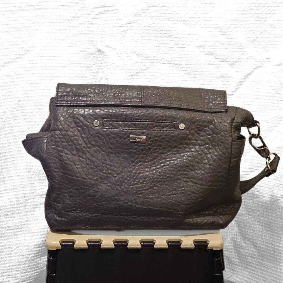 Bolso de Mano Jewell by treinta-one Cuero Guijarro Semana de la Moda Foto 3 de 4