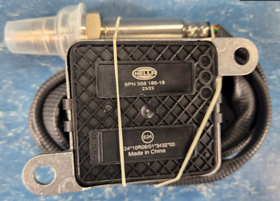 Hella Nitrogen Oxygen NOx Sensor Outlet Exhaust 4326874 Kenworth Cummins ISX