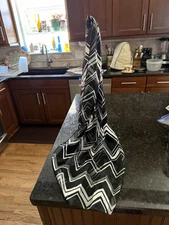 Lightweight Accent Scarf Black White Simple Classic ZigZag Striped Fringe 80x19"